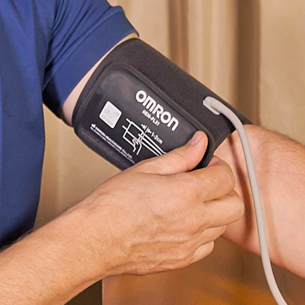 Автоматичний тонометр на плече Omron М3 Comfort HEM-7134-ALRU з адаптером (розмір манжети 22-42 см) 3 Toros Автоматичний тонометр на плече Omron М3 Comfort HEM-7134-ALRU з адаптером (розмір манжети 22-42 см) 3