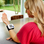 Автоматический тонометр на запястье Omron RS4 HEM-6181-E (размер манжеты 13.5-21.5 см) 5