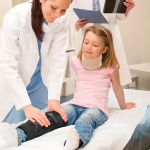 Тутор (ортез) для колінного суглоба універсальний (дитячий) Toros-Group, Тип 512-А0 (чорно-синій) 3