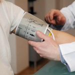 Автоматический тонометр на плечо Microlife BP А1 Easy с адаптером (размер манжеты 22-42 см) 4