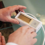 Автоматический тонометр на плечо Microlife BP А1 Easy с адаптером (размер манжеты 22-42 см) 5