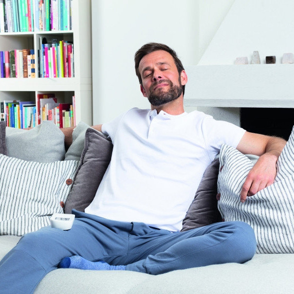 Масажер (міостимулятор T.E.N.S.) Omron Heat Tens HV-F311-E з адаптером 4