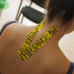 Кінезіо тейп (5 м х 5 см) Ares Amazon Tiger (жовтий) 4